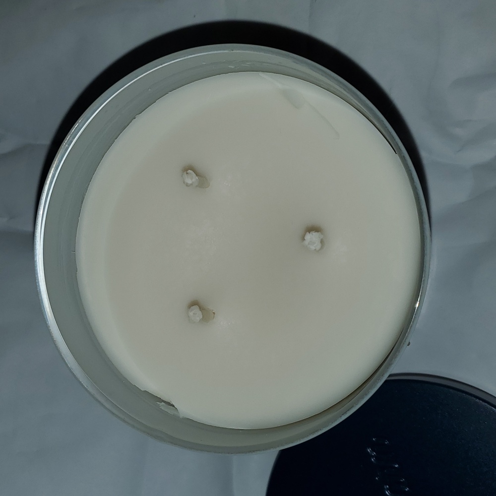 BBW White Barn Riviera Petals Scented 3 Wick Candle 14.5 oz - Picture 4 of 6